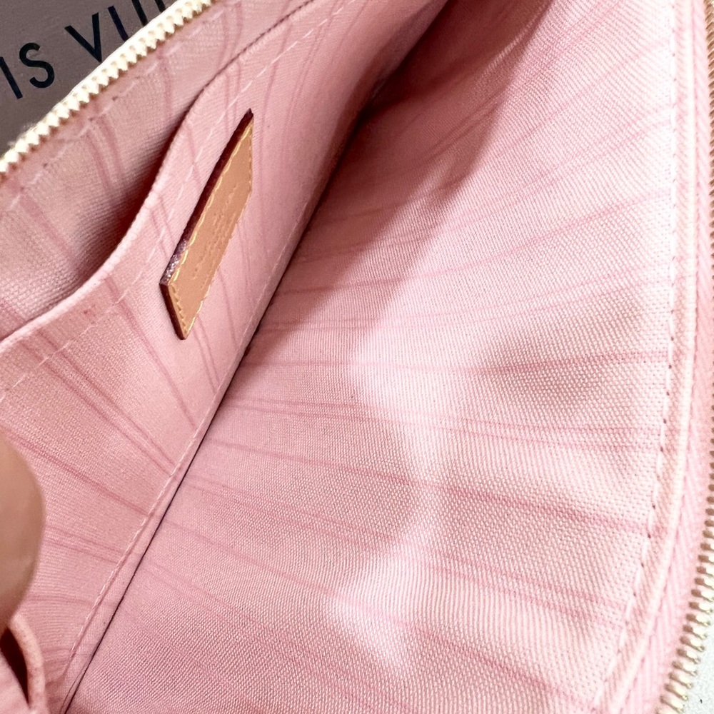 ❌Gone❌Louis Vuitton Azur Rose Ballerina Wristlet - Picture 5 of 7